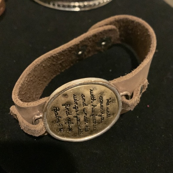 ♥️ Sale 3for$15! Lot of 7 bracelets. 5 bangles and 2 faux leather - Picture 3 of 7